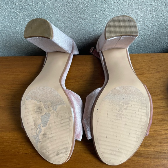 Steve Madden Pink Velvet Block Heels | size 8.5 - Picture 3 of 7